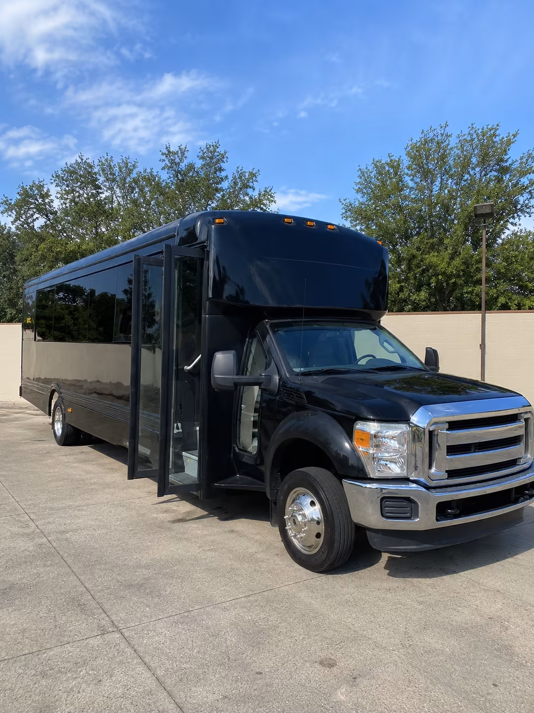 lancaster 20 passenger party bus
