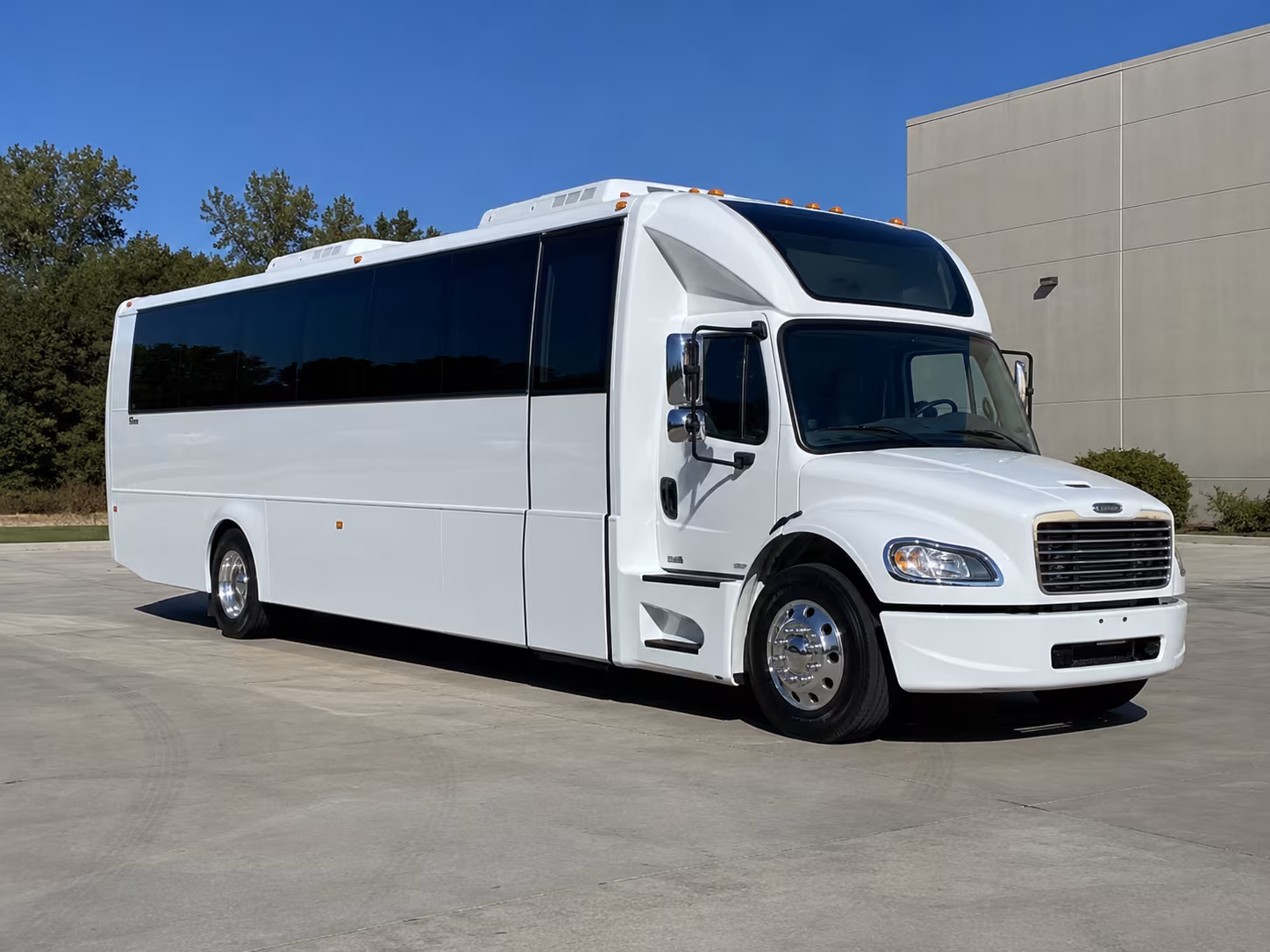 lancaster 28 passenger party bus