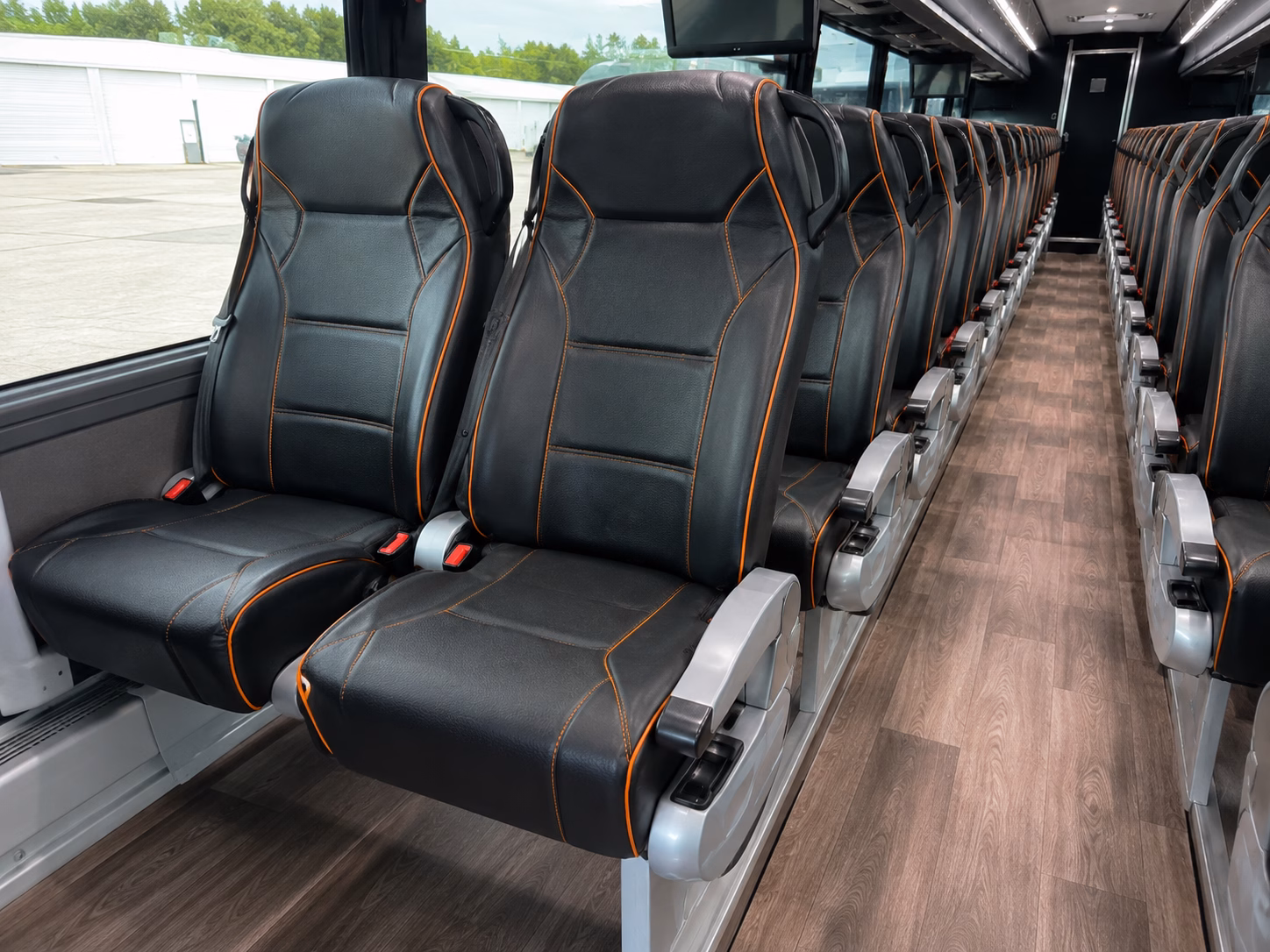 shuttle buses between lancaster hotels and your wedding venue